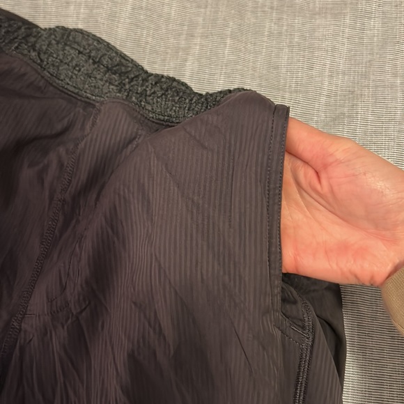 LULULEMON: studio shorts - Picture 12 of 12